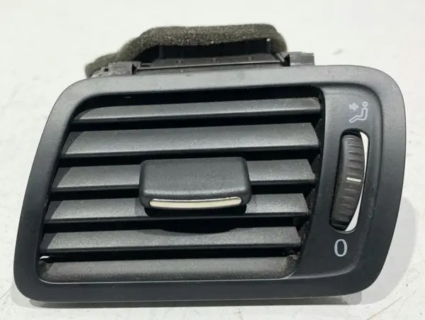 Grila ventilatie stanga fata 3C1819701F Volkswagen Passat B6 3C (2005-2010)