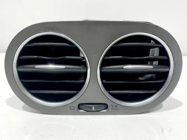 Grila ventilatie stanga fata 5M0819709 Volkswagen Golf 6 plus (2009-2014)