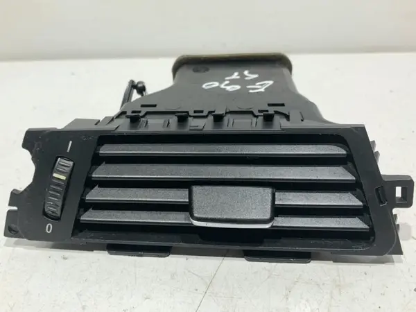 Grila ventilatie stanga fata 9130465 BMW Seria 3 (2005-2012) [E90]