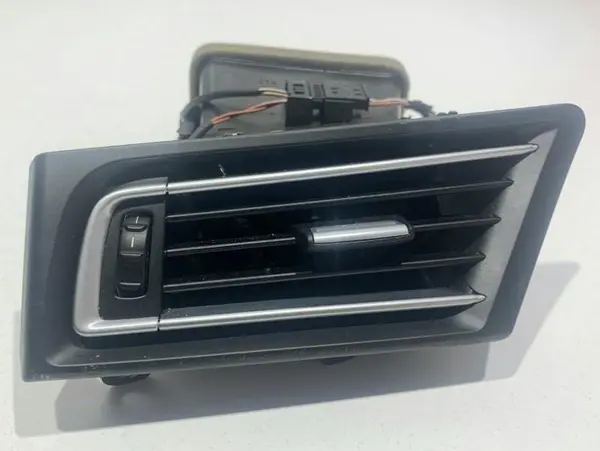 Grile ventilatie stanga fata 9115861 BMW Seria 7 (2008-2015) [F01, F02]