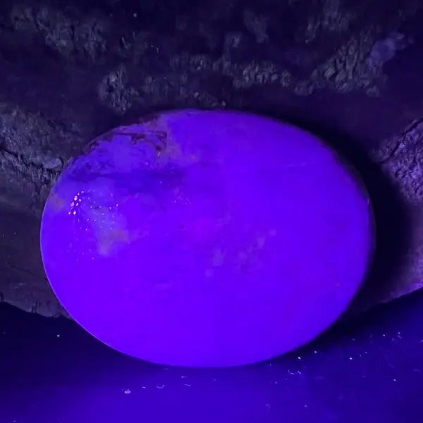 Hackmanit mov Uv reactive palmstone m3