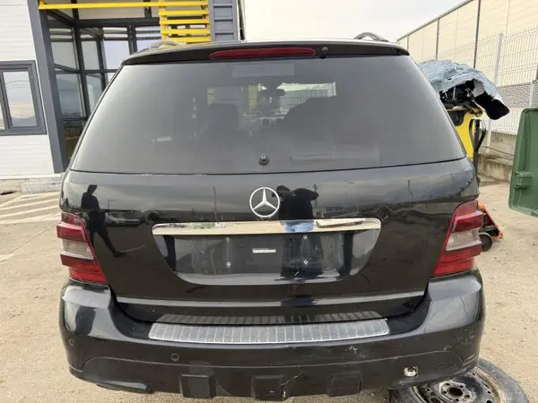 Haion cu luneta culoare 197 - negru obsidian Mercedes ML (2006-2011)[w164]