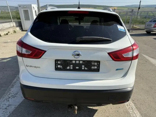 Haion cu luneta culoare alba - 326 Nissan Qashqai 2 facelift (2016-2021) [J11]