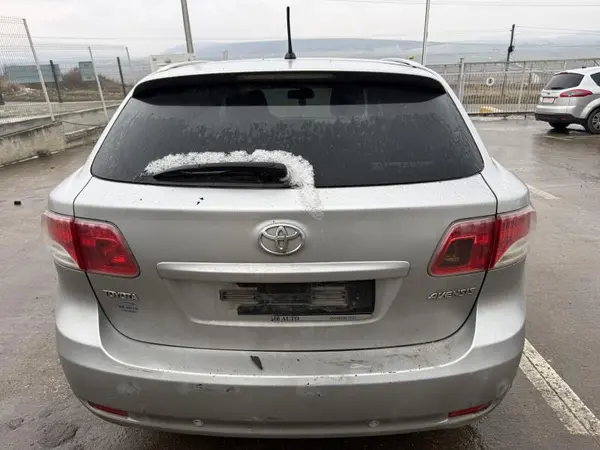Haion cu luneta culoare argintie Toyota Avensis (2009-2012) [T27]