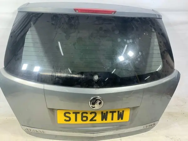 Haion cu luneta culoare gri - gje Opel Antara (2006-2010)