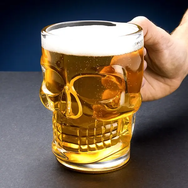 Halba de bere Skull