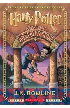 Harry Potter and the Sorcerer's Stone (Harry Potter, Book 1) - J. K. Rowling