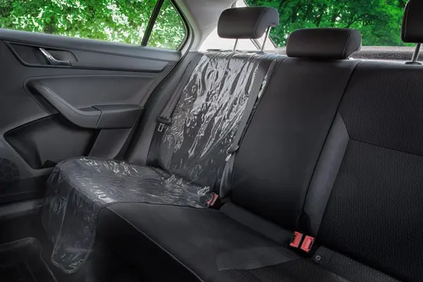 Husa de protectie pentru bancheta auto Caretero,impermeabila si usor de curatat,protejeaza bancheta de sub scaunul auto