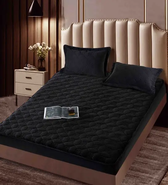 Husã matlasatã tip topper din catifea, 140x200cm + 2 fete de perna 50x70cm, Negru