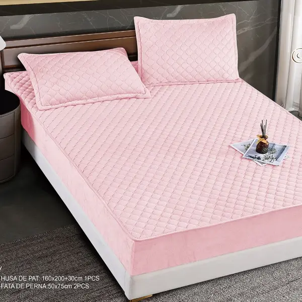 Husa Matlasata Tip Topper din Catifea 160x200cm, cu 2 Fete de Perna 50x70cm - Somn Odihnitor si Sustinere pentru Spate, Roz