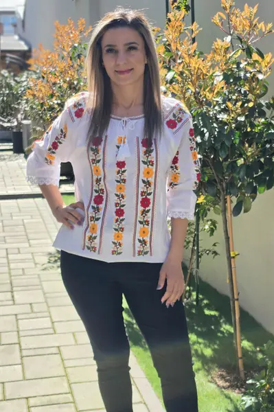 Ie Traditionala Adela