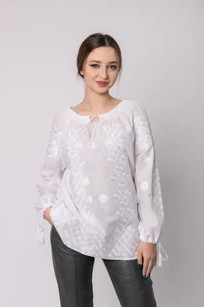 Ie traditionala alba cu motiv floral alb Codrina 03