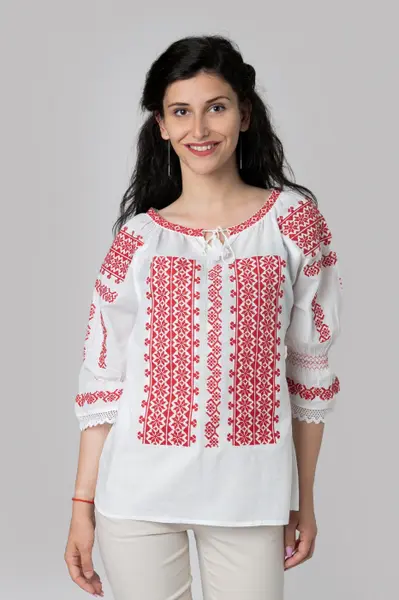 Ie traditionala alba cu motiv floral rosu Antonia