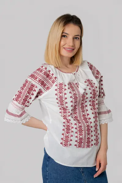 Ie traditionala alba cu motiv floral rosu Astrid