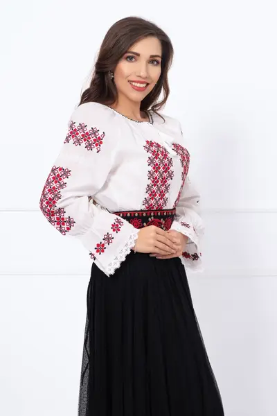 Ie traditionala alba din bumbac cu broderie rosu-negru