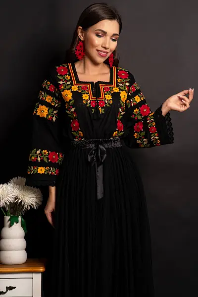 Ie traditionala Floare de Bucovina cu broderie viu colorata