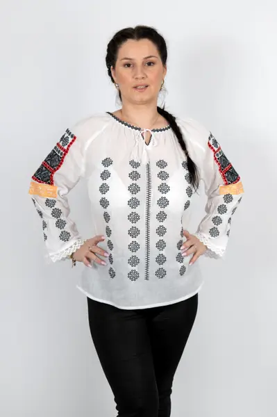 Ie Traditionala Gabriela