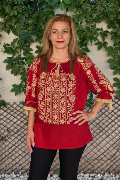 Ie Traditionala Luna 2