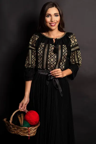 Ie traditionala neagra din bumbac Carina cu broderie aurie