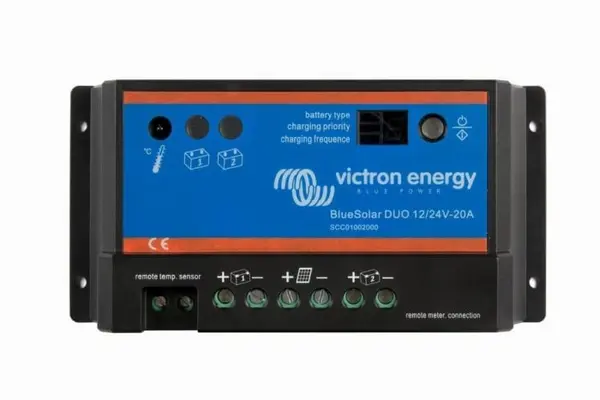 Incarcator solar 12V 24V 30A Victron Energy BlueSolar PWM-Light 12/24V-30A