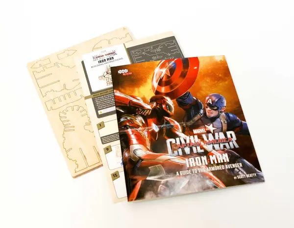 IncrediBuilds: Marvel's Captain America - Civil War: Iron Man Signature Series 3D Wood Model |