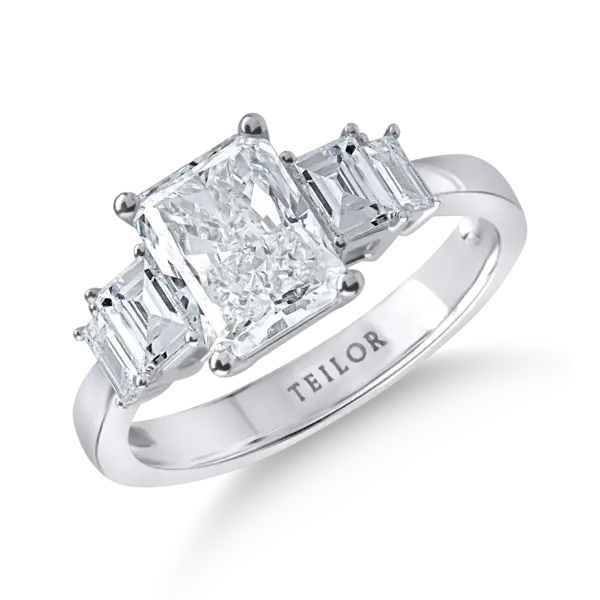 Inel din aur alb cu diamante baguette si rectangulare de 2.61ct
