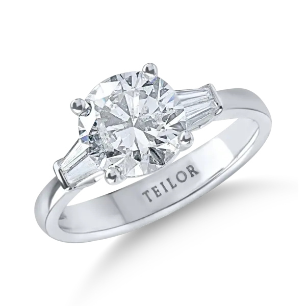 Inel din aur alb cu diamante baguette si rotunde de 2.31ct