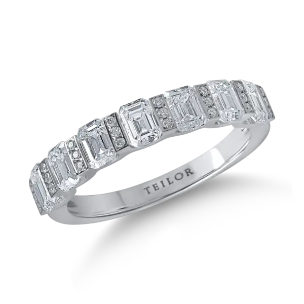 Inel semi eternity din aur alb cu diamante baguette si rotunde de 1.7ct