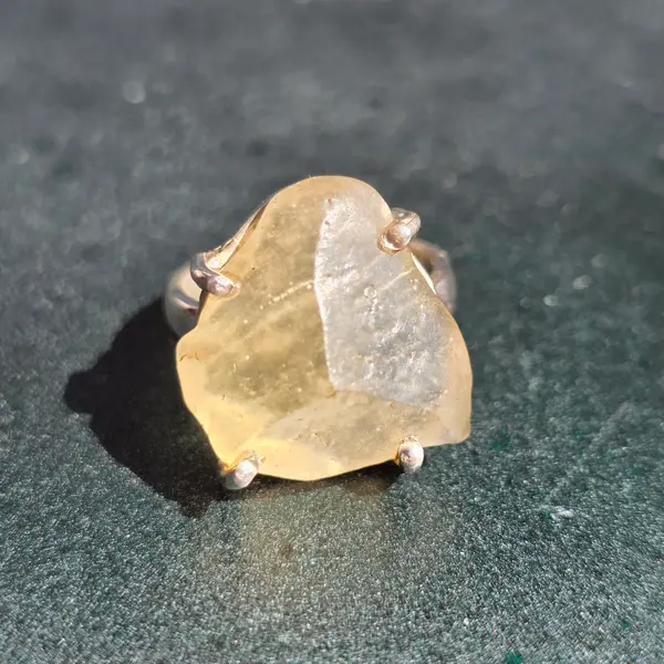Inel tectita aurie, sticla desertului Libia, meteorit | model 1