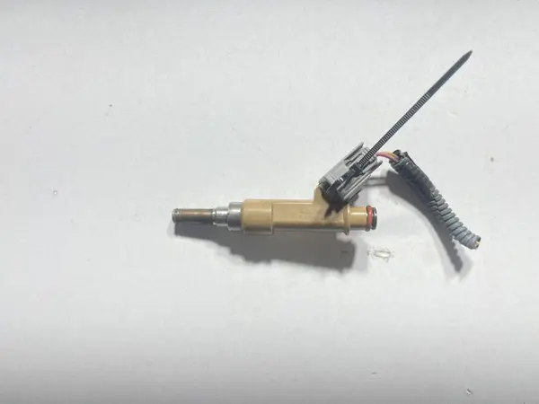 Injector 23250-0T030 Toyota Avensis facelift (2012-2015) [T27] 1.6 benzina 1ZRFAE