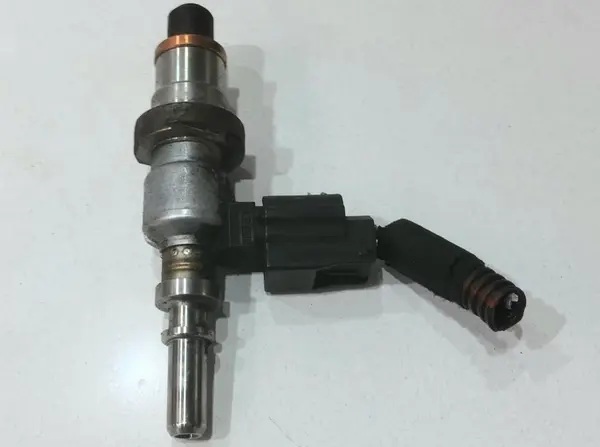 Injector filru particule 8200769153 Renault Scenic 3 (2009-2011) 1.5 dci K9K (834)