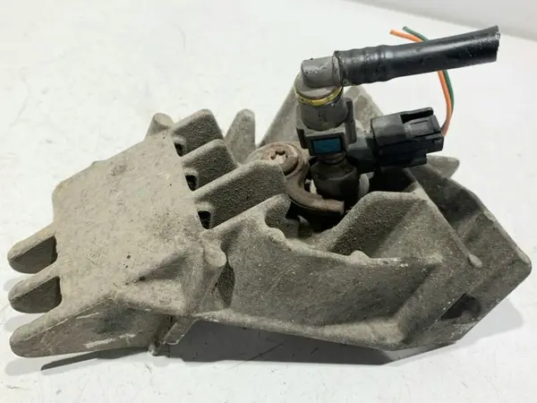 Injector pornire rece cu suport 8200771226 Renault Megane 3 (2008-2012) 1.5 dci K9K 846