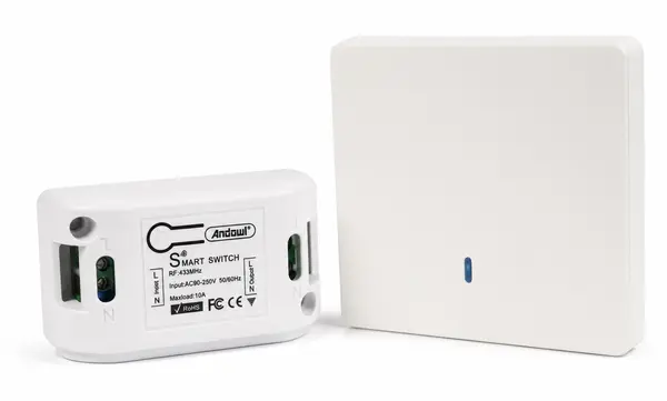 Intrerupator inteligent wireless pentru iluminat sau alimentare Andowl Q KG09