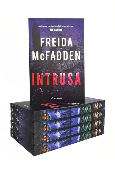 Intrusa - PRINTED EDGES