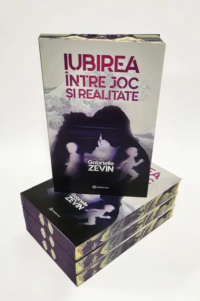 Iubirea între joc și realitate - PRINTED EDGES
