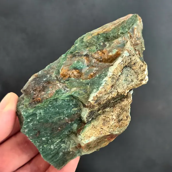 Jad verde piatra bruta model 31