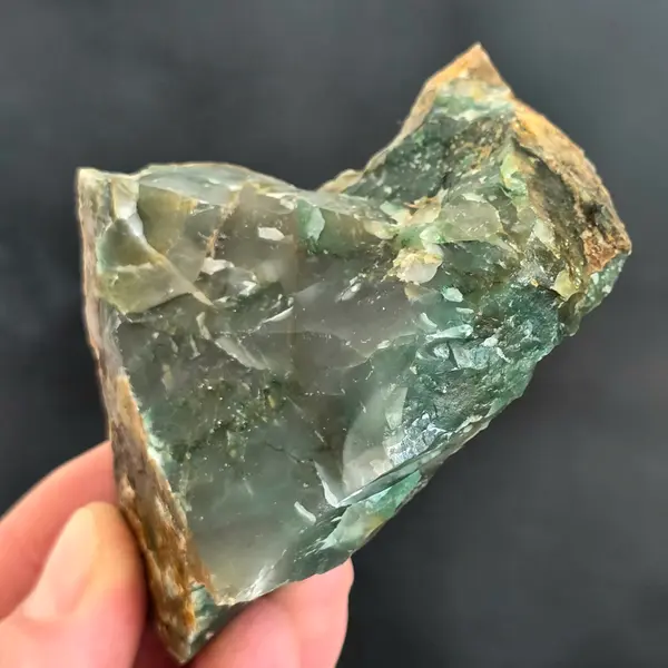 Jad verde piatra bruta model 33