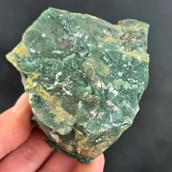 Jad verde piatra bruta model 44