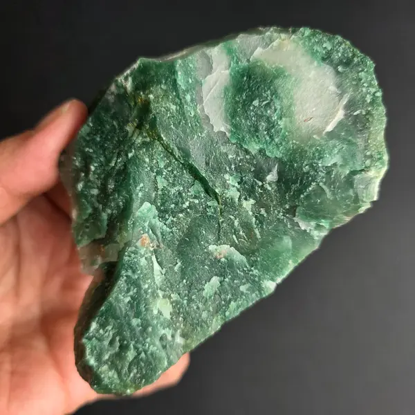Jad verde piatra bruta model 44
