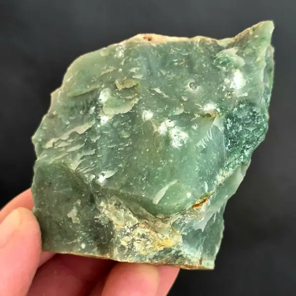 Jad verde piatra bruta model 46