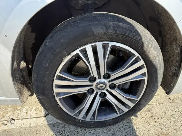 Janta aliaj r16 cu anvelope michelin 2022 Renault Megane 4 facelift (2020-2024)