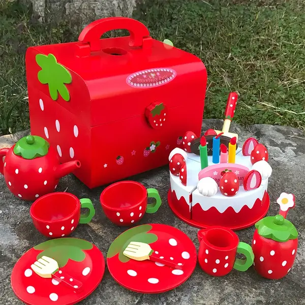 Jucarie copii - set ceai si tort aniversar din lemn