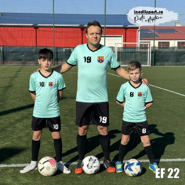 Kit echipament fotbal copii si adulti INEDIT SPORT PEF22C XS, Verde deschis