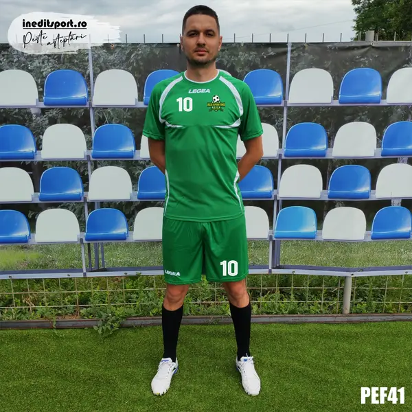 KIT Echipament fotbal copii si adulti personalizat - PEF41 Tricou și șort verde, M