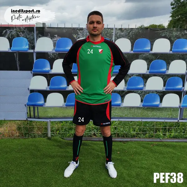 Kit echipament fotbal maneca lunga copii Patrick EF38 2XL, VERDE CU NEGRU
