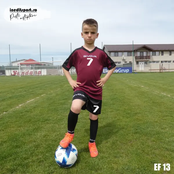 KIT GIVOVA Echipament fotbal personalizat copii si adulti PEF13 2XS, Visiniu