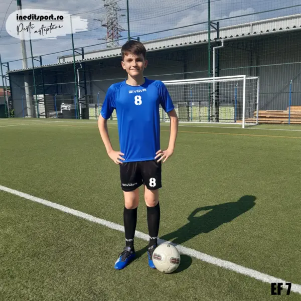 KIT GIVOVA PEF7 Echipament fotbal personalizat copii si adulti. XL, Albastru