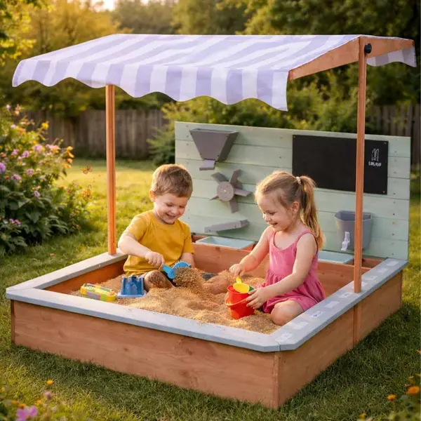 Ladita de joaca cu nisip pentru copii Lulilo, realizata din lemn de brad, copertina reglabila, tablita de scris, robinet si moara de nisip, dimensiune 120 x 120 x 120 cm
