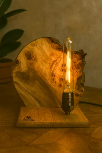 Lampa handmade din lemn masiv de plop