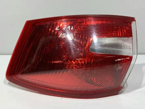 Lampa spate dreapta aripa 8V41-13404-AH Ford Kuga (2008-2012)